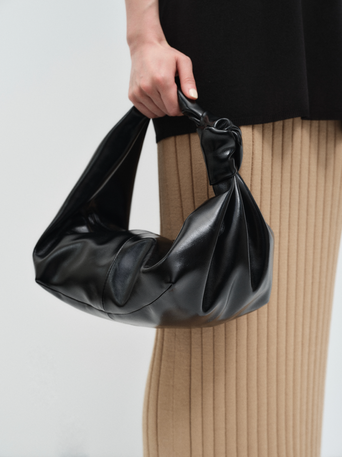 Leather knot bento handle bag